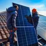 Comment choisir le meilleur système de panneaux solaires pour votre toit